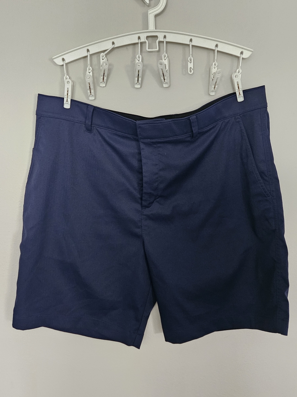 Nike Men's Navy Flat-Front Golf Shorts